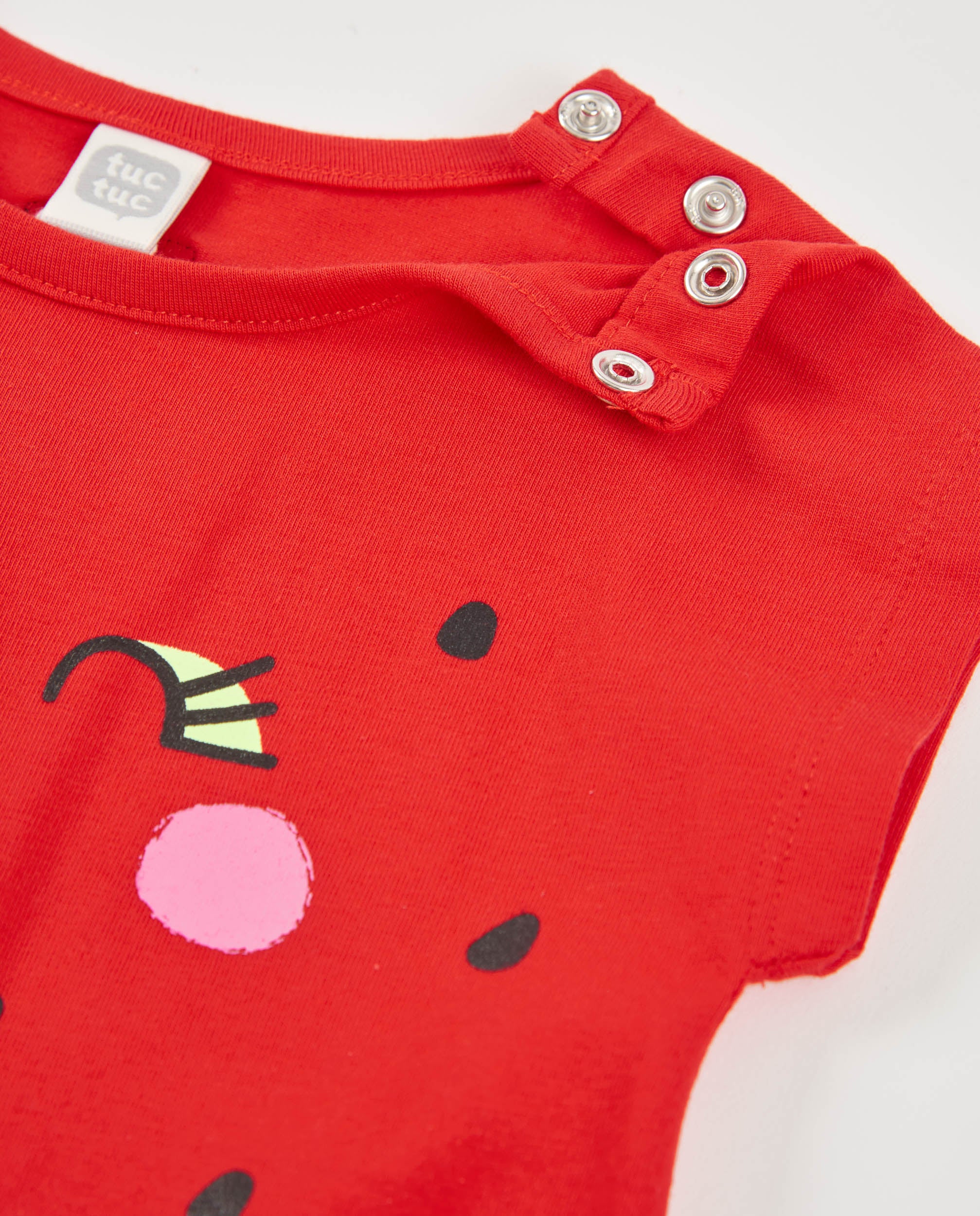 Vestido de niña de punto con detalles bordados