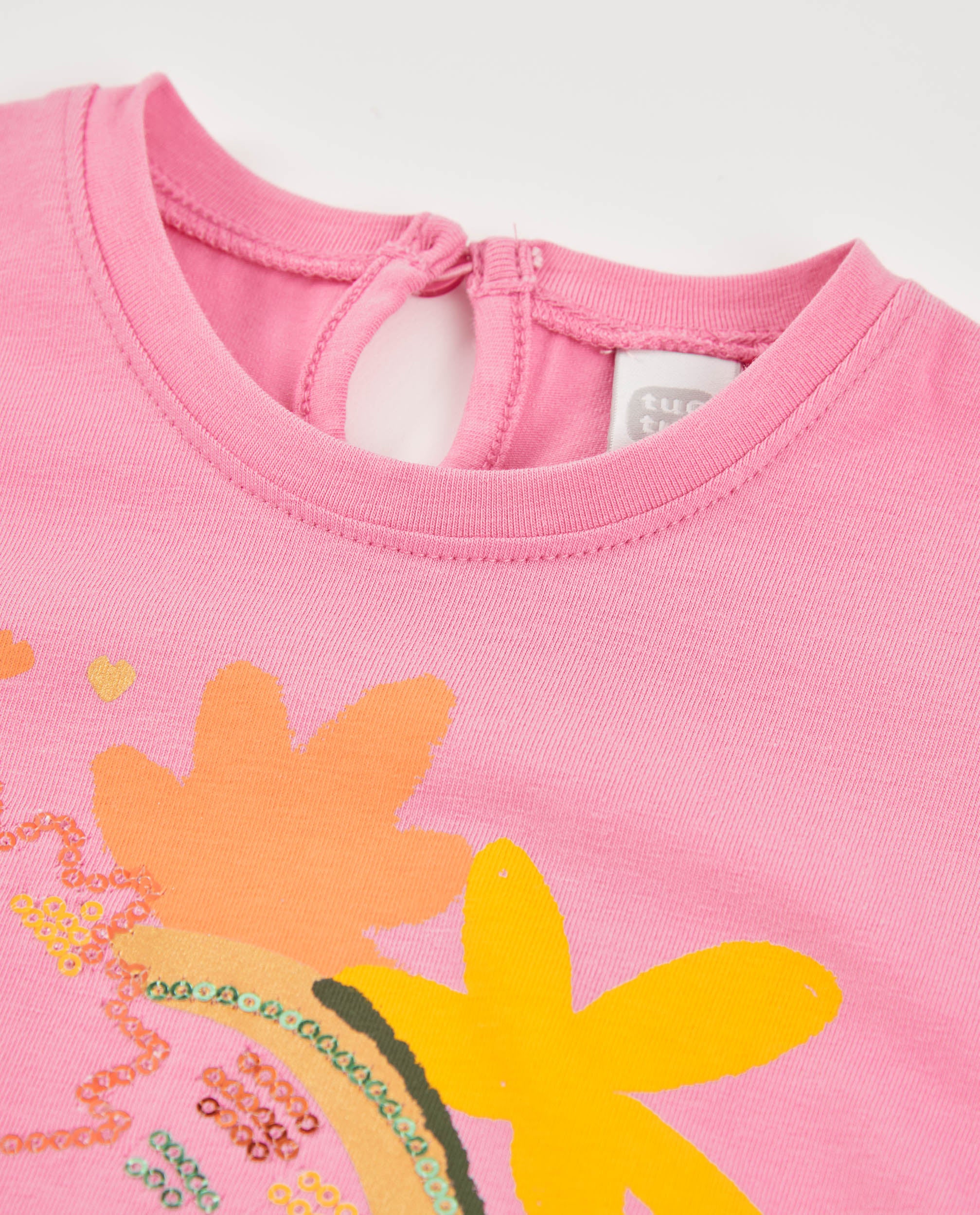 Camiseta de niña de punto y detalles de lentejuelas