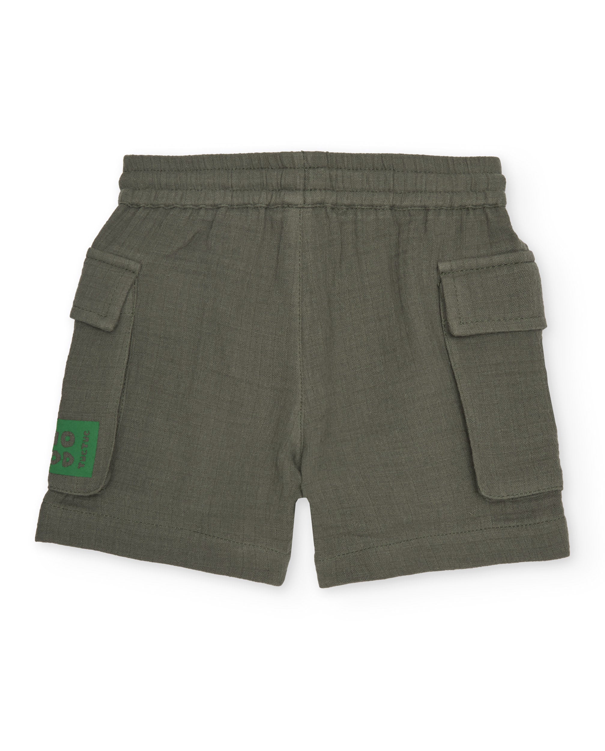 Bermuda de niño de plana con bolsillos laterales