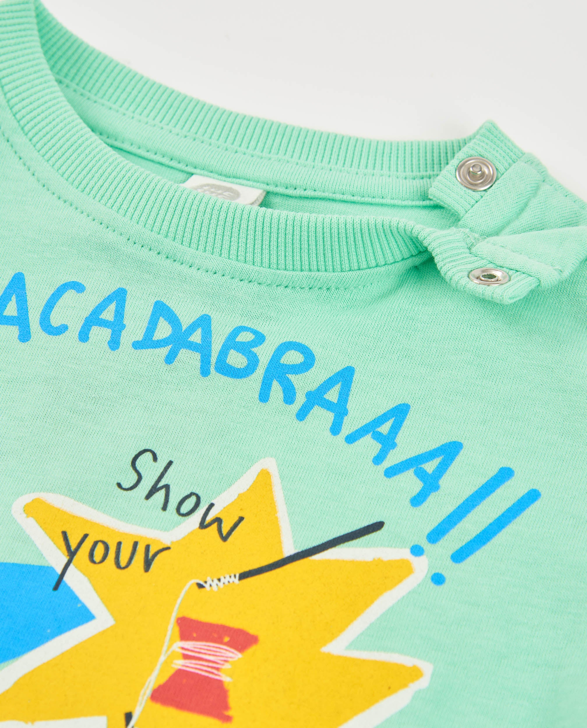 Camiseta de niño de punto y estampado dinámico