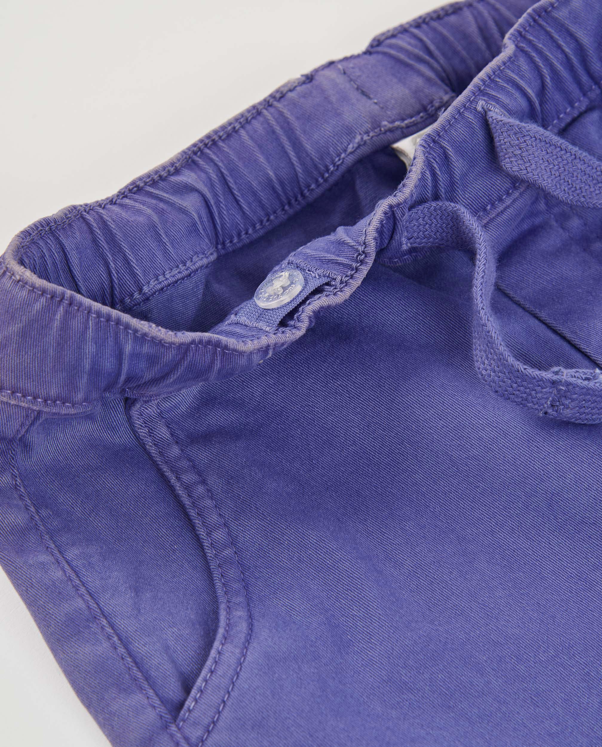 Pantalones de niño de plana con diseño cargo