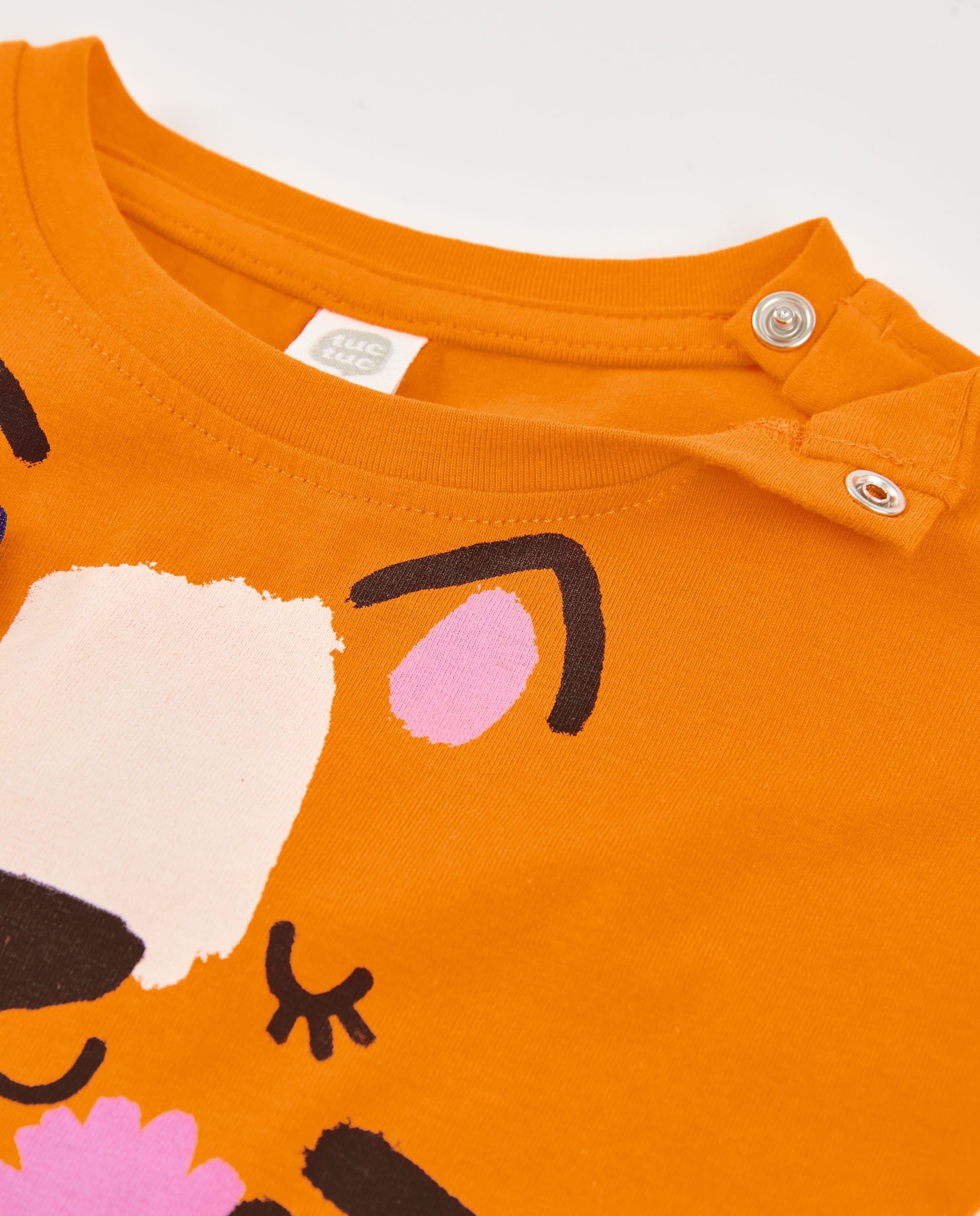 Camiseta de niña de punto y bajo elástico