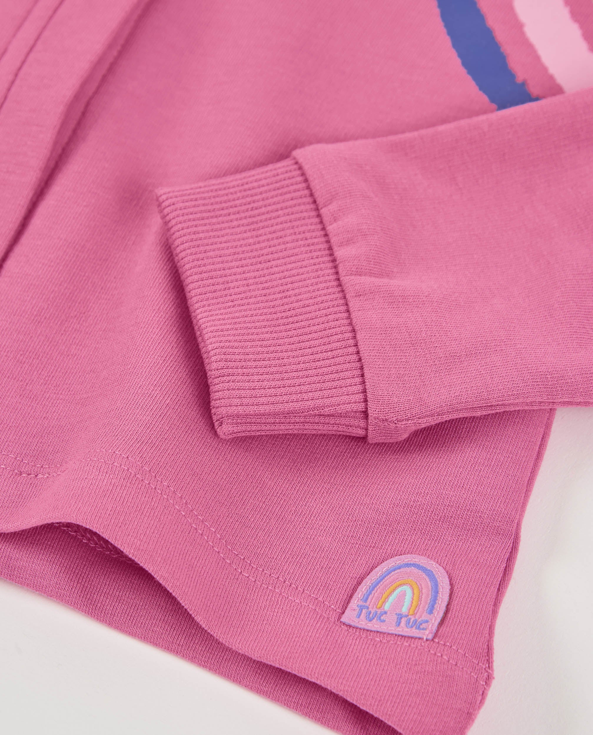 Sudadera de niña de punto y diseño corto