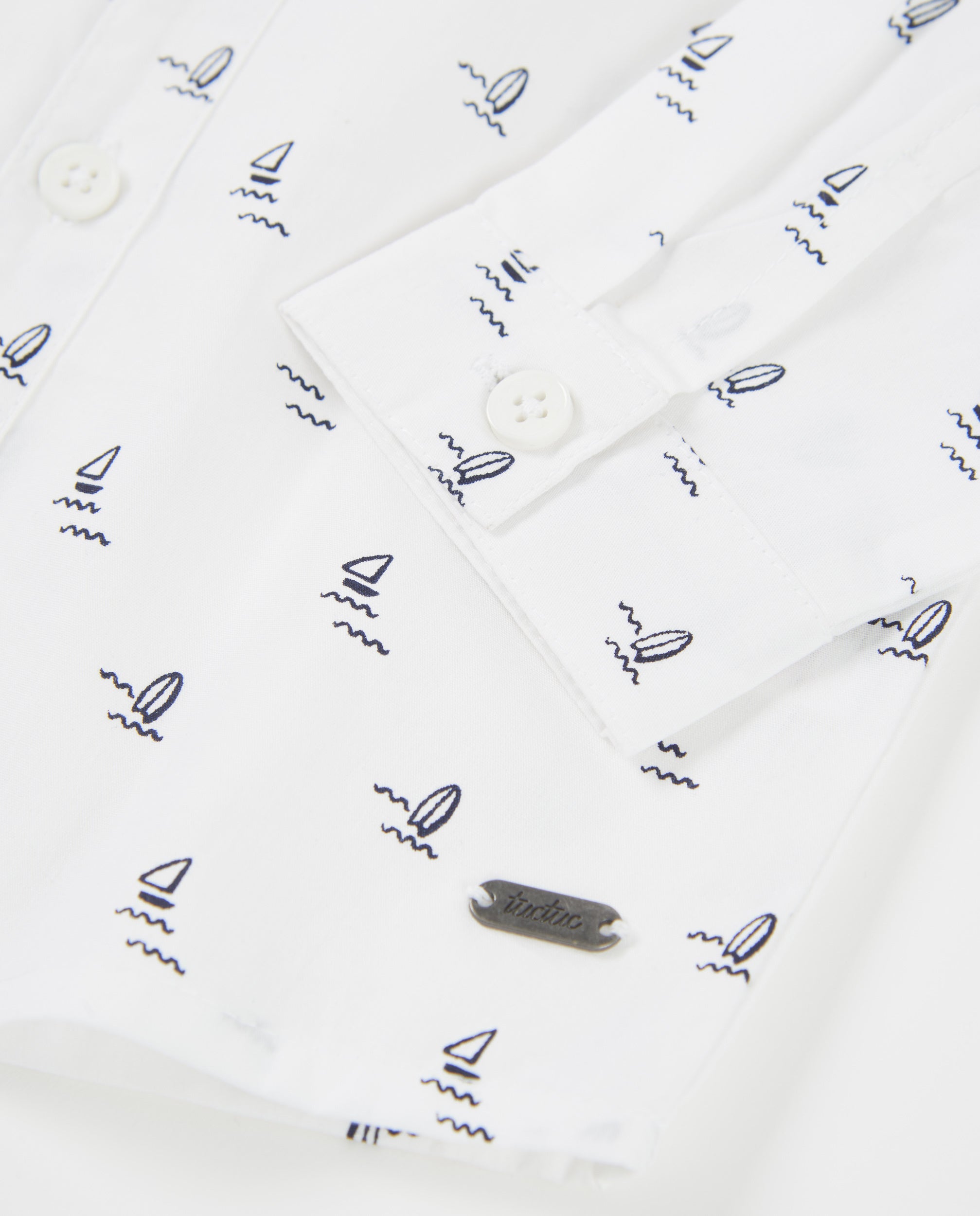 Camisa de niño de plana con estampado de veleros