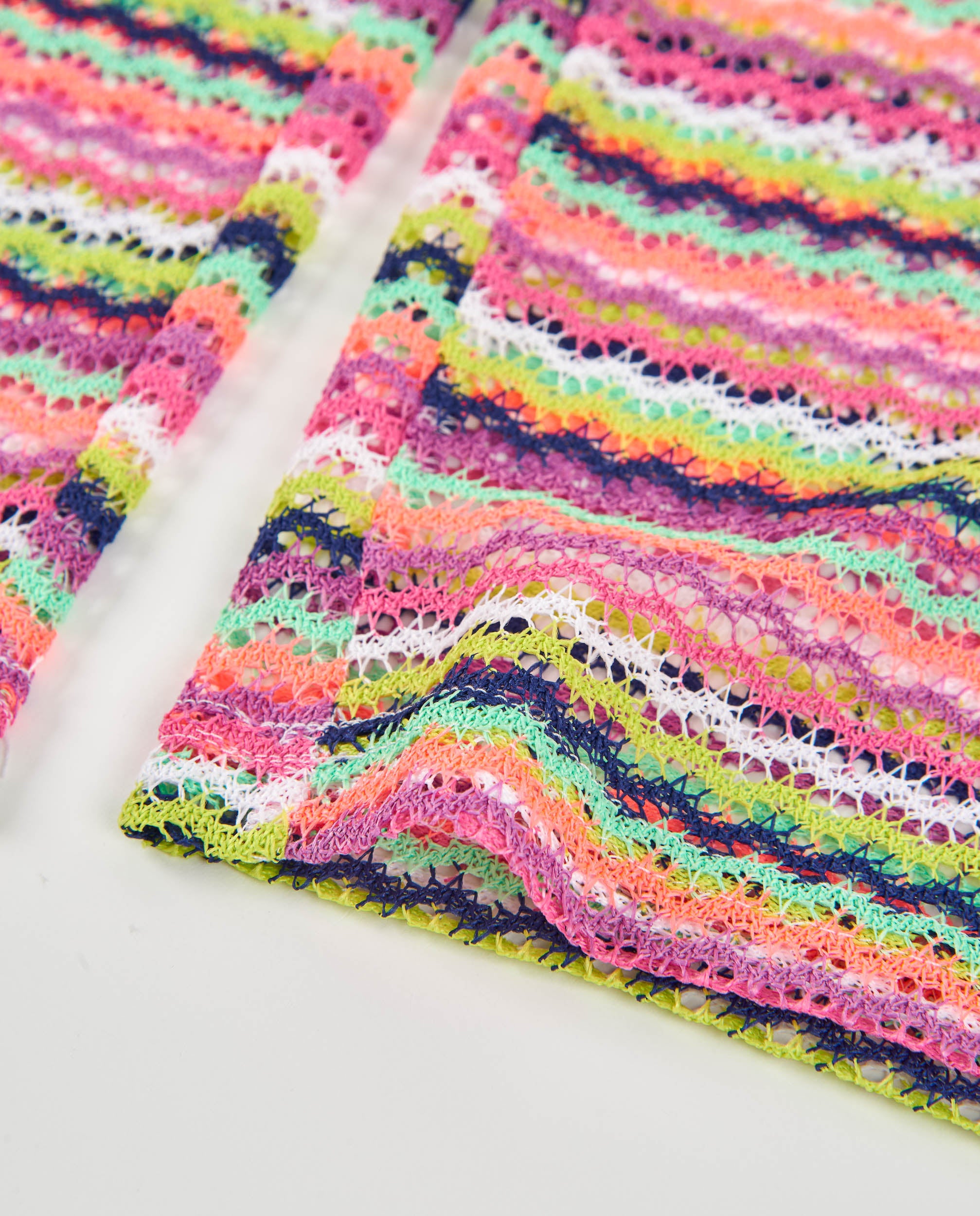 Pantalones de niña de punto y estampado en zig zag