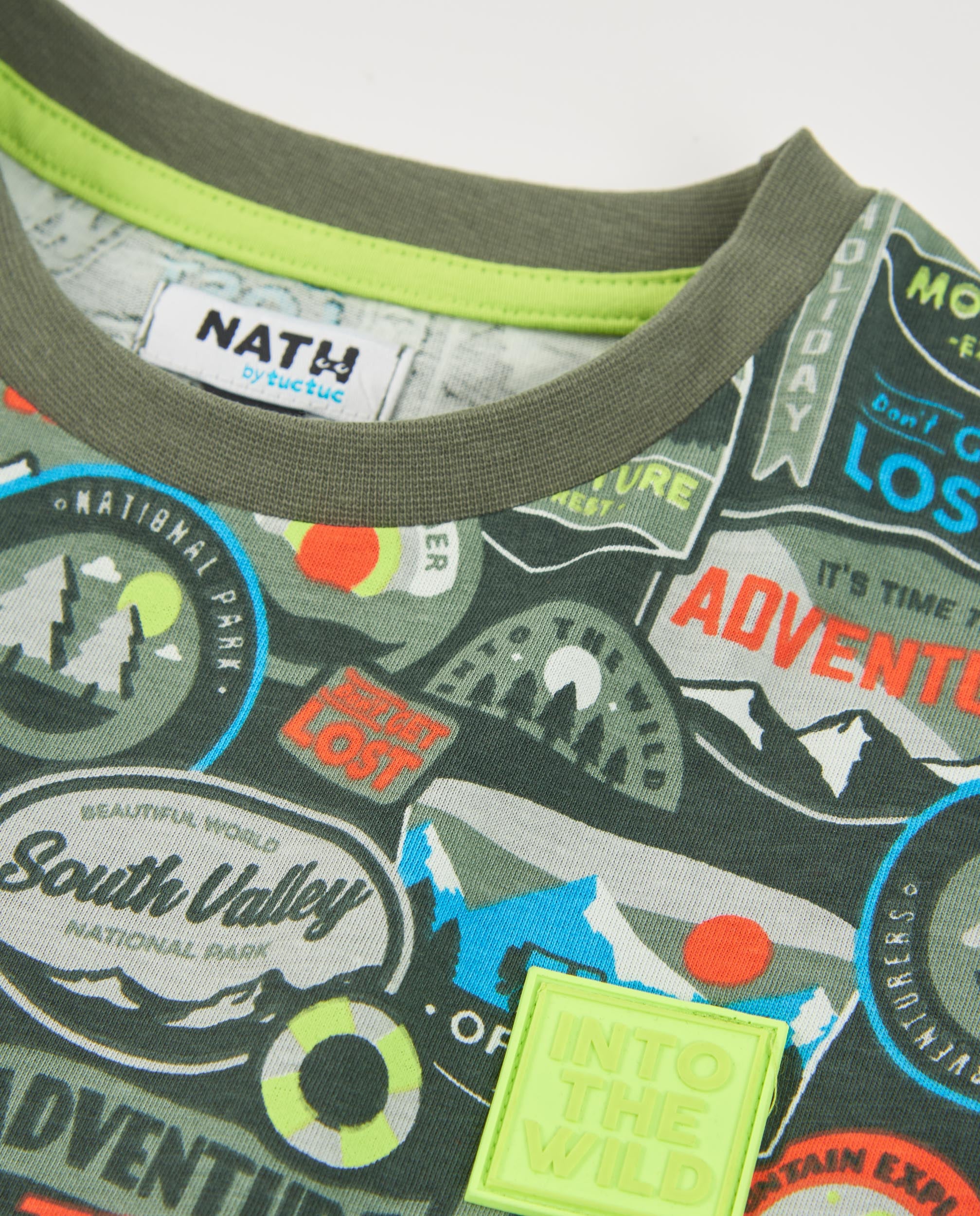 Camiseta de niño de punto con temática aventurera