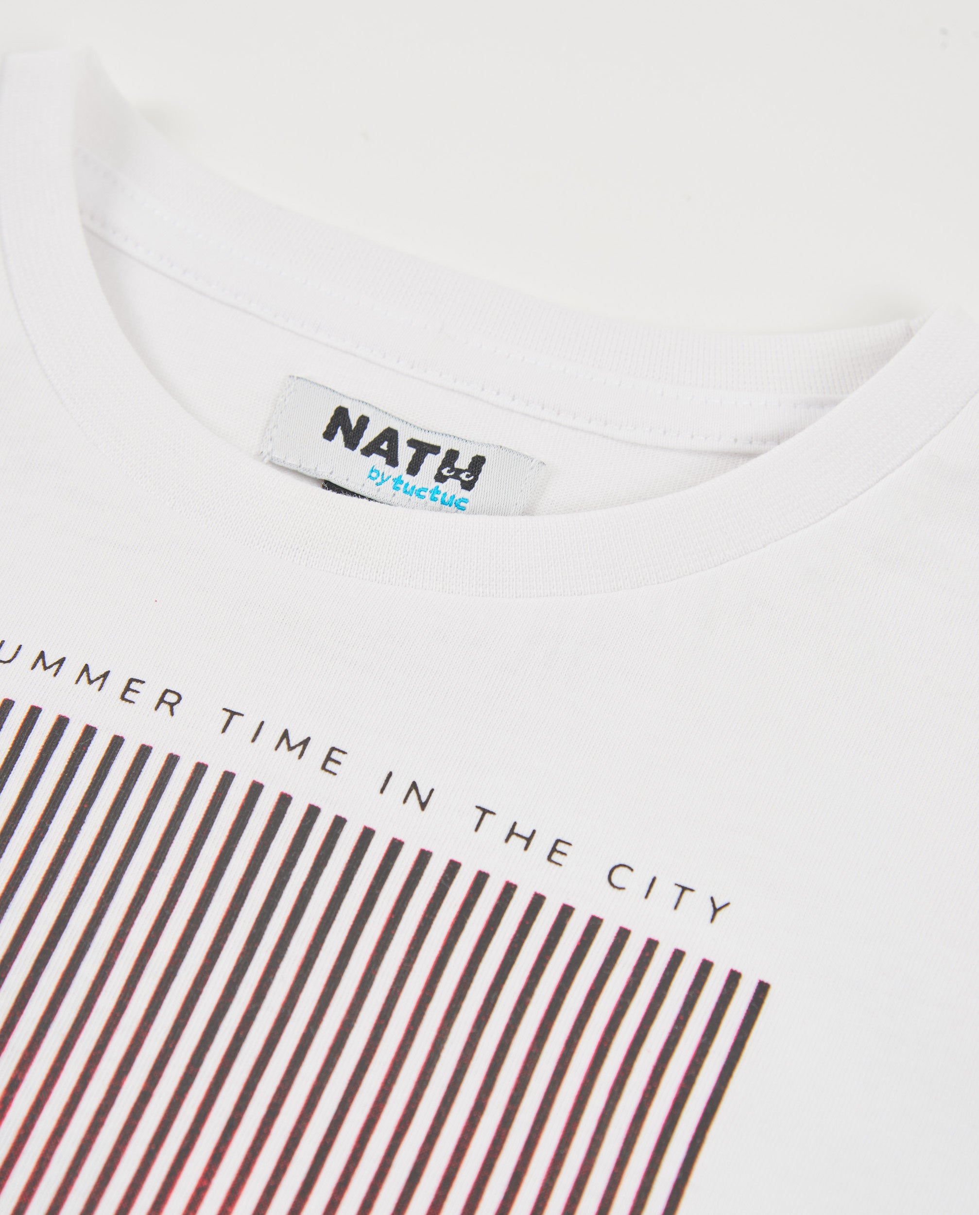 Camiseta de niño de punto y estampado con contraste