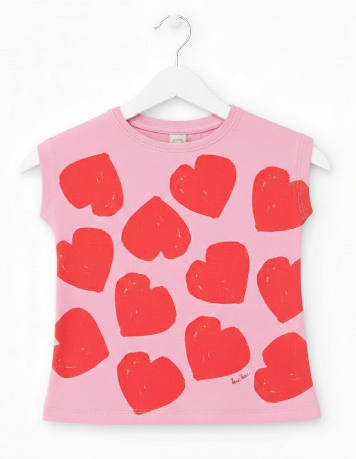 Camiseta de niña de punto y estampado corazones