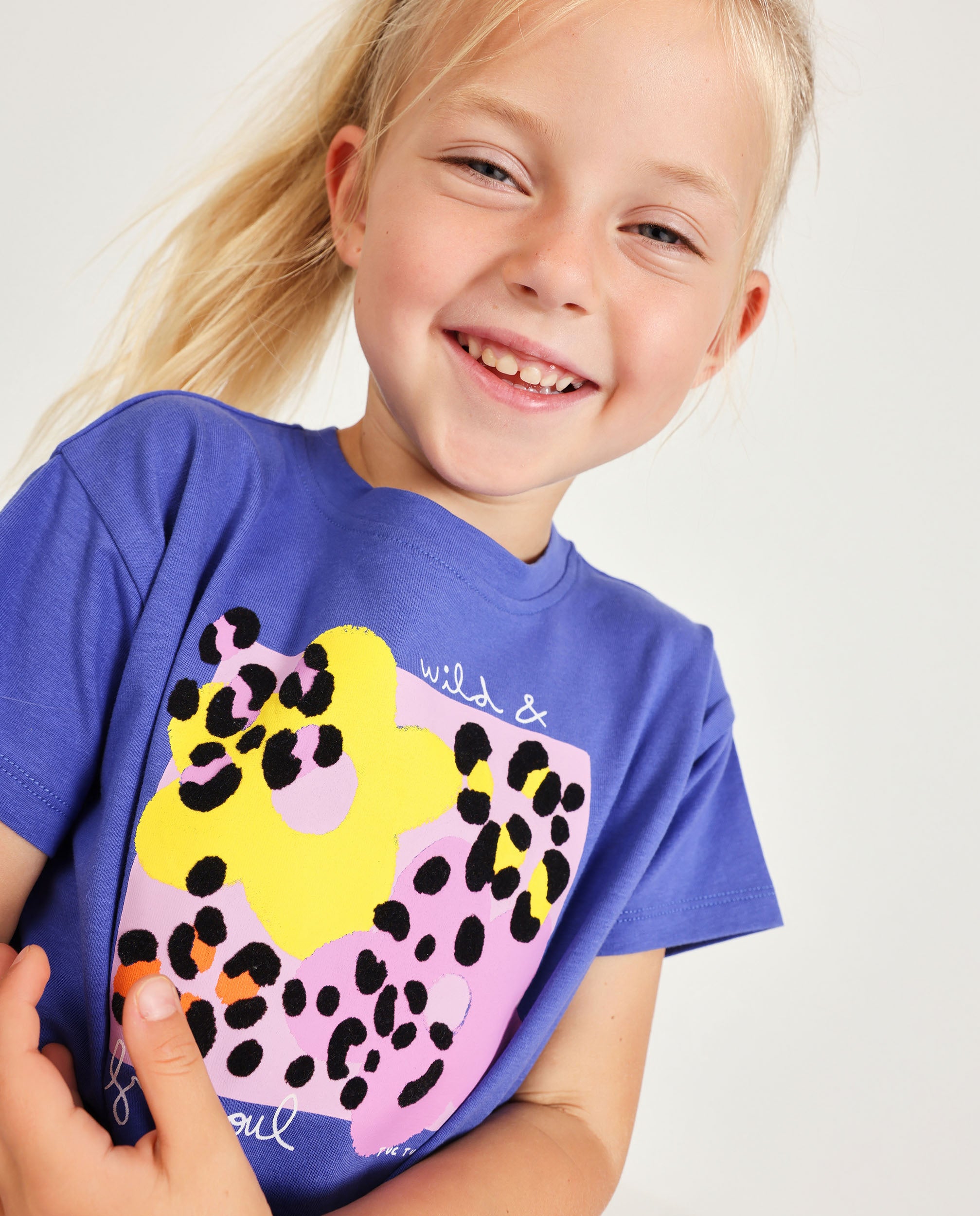 Camiseta de niña de punto con estampado frontal