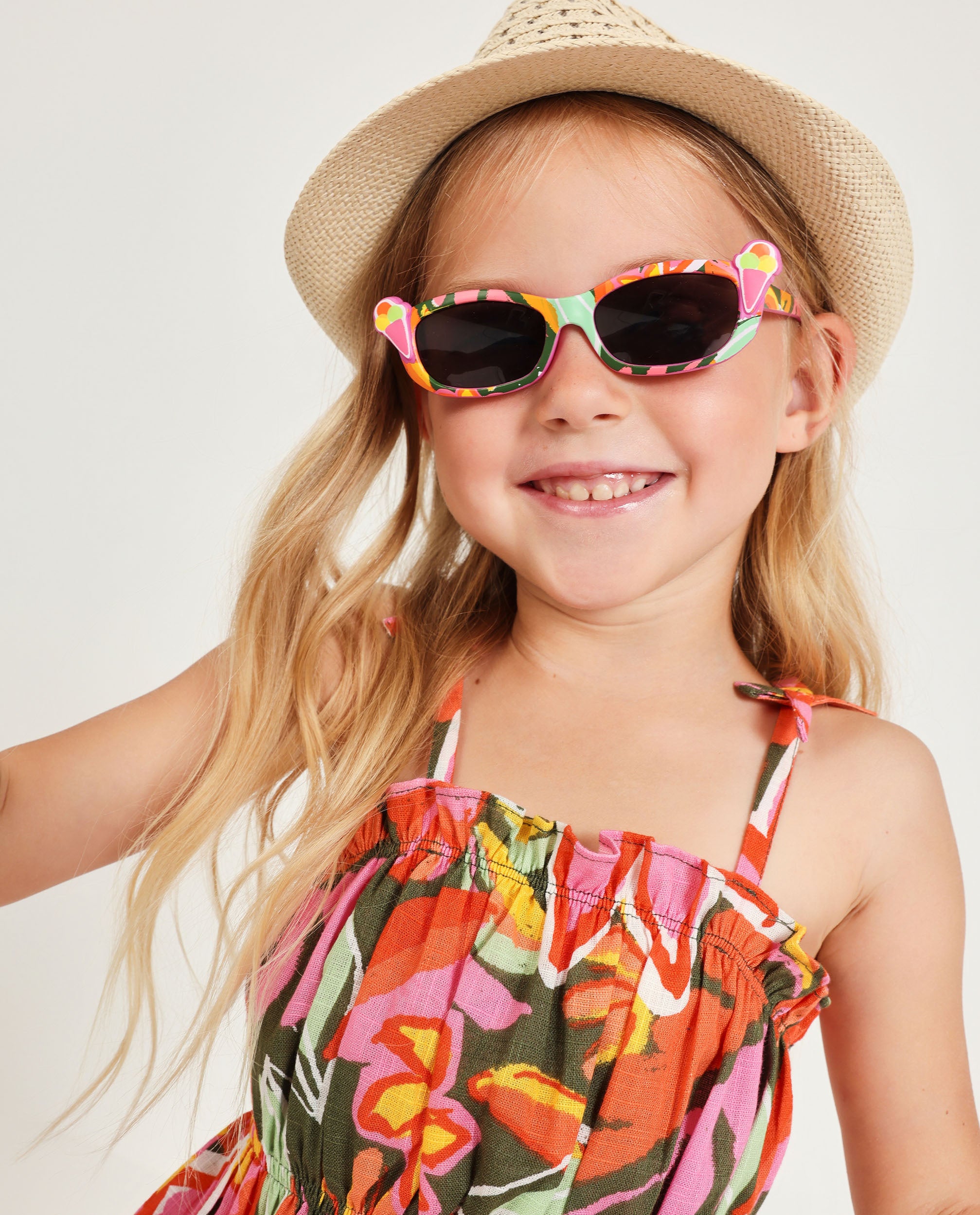Gafas de sol de niña con apliques de flores decorativas