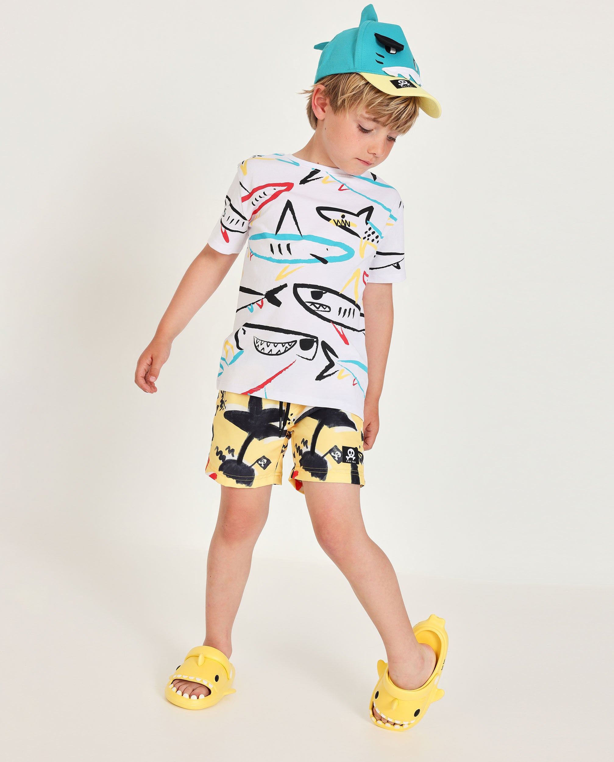 Camiseta de niño de punto y gráficos de tiburones
