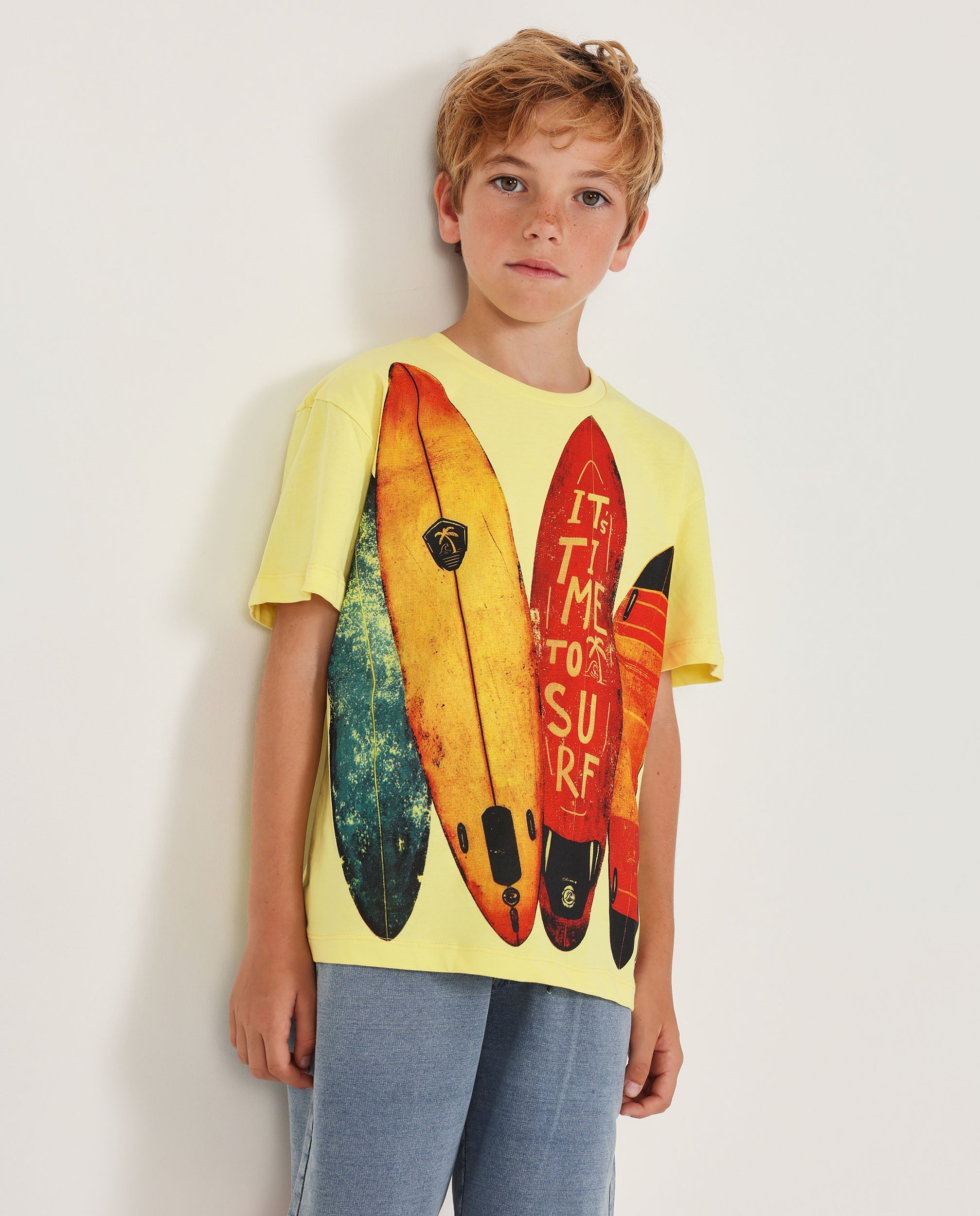 Camiseta de niño de punto con tablas de surf