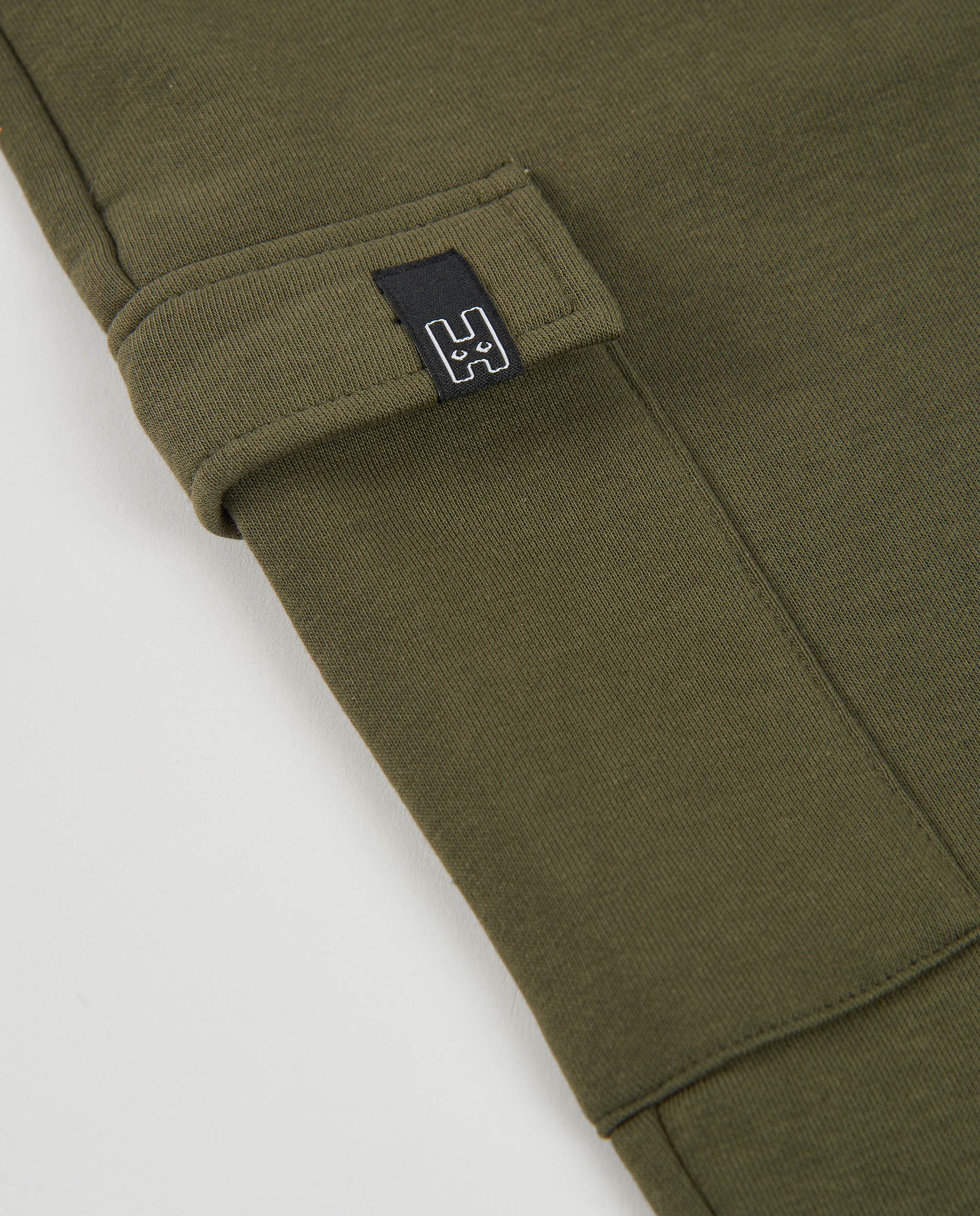 Pantalón de niño de felpa con bolsillo cargo y puños acanalados