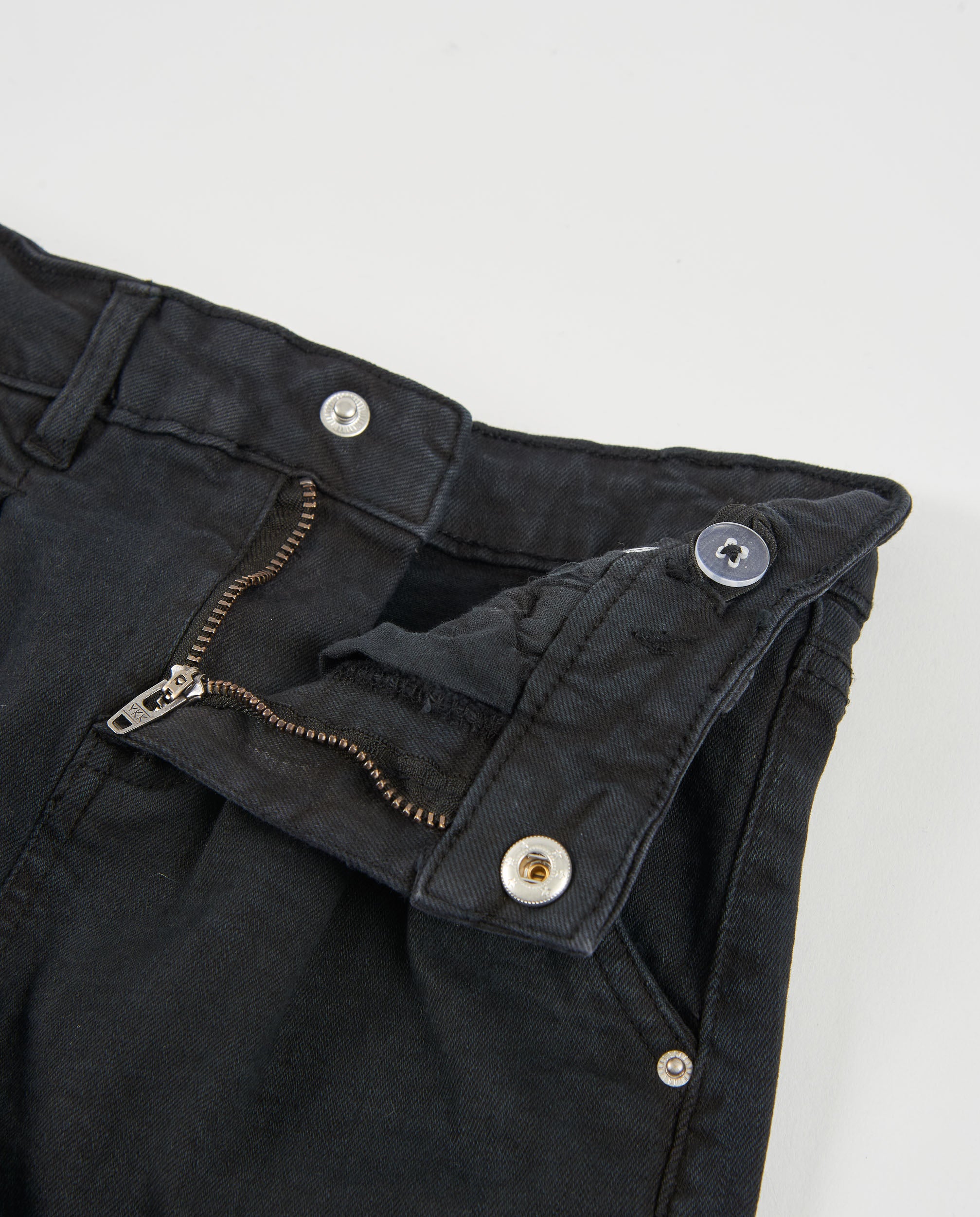 Pantalón de niña de sarga con pierna ancha y cintura ajustable