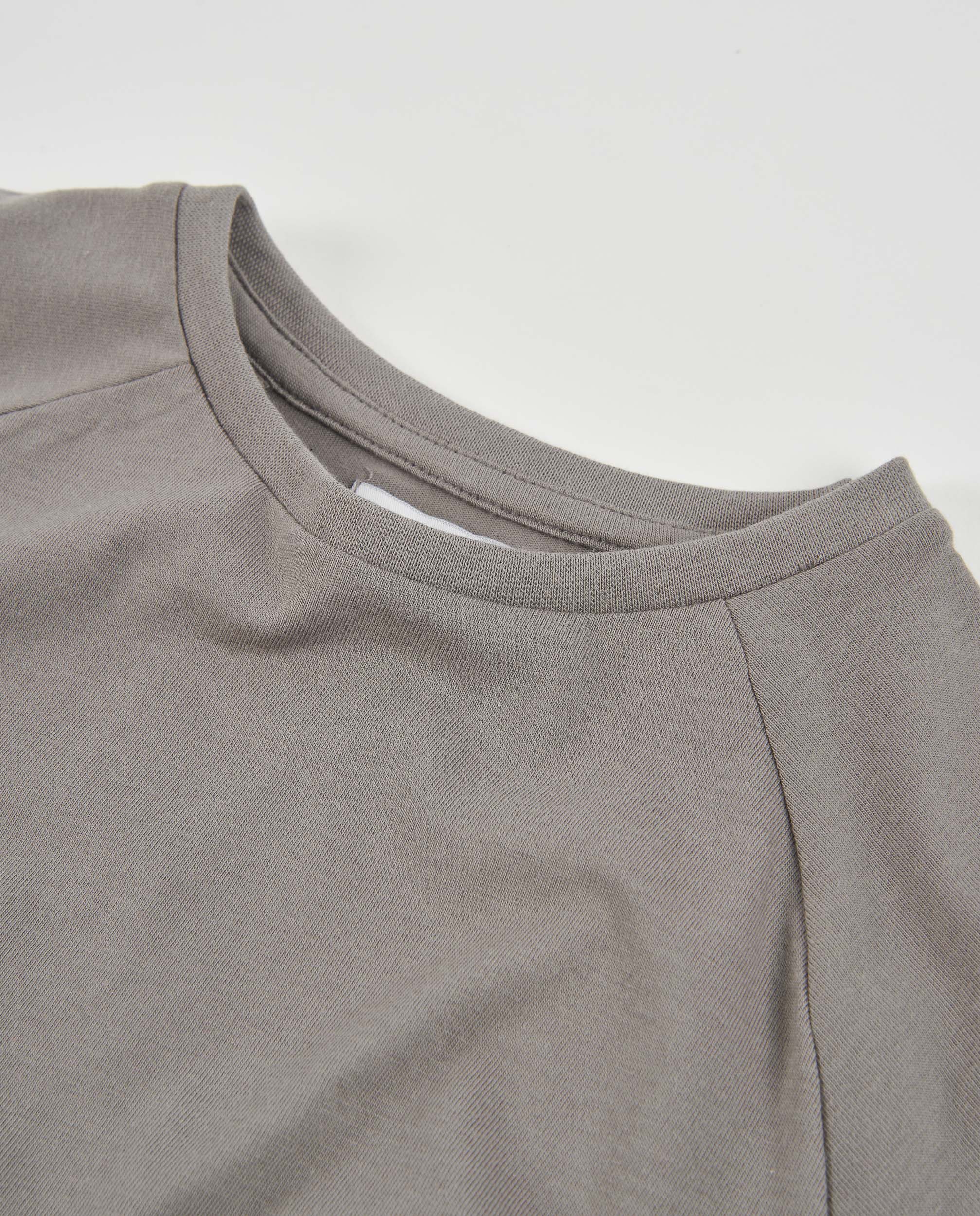 Camiseta de niña de punto con estampado floral en las mangas