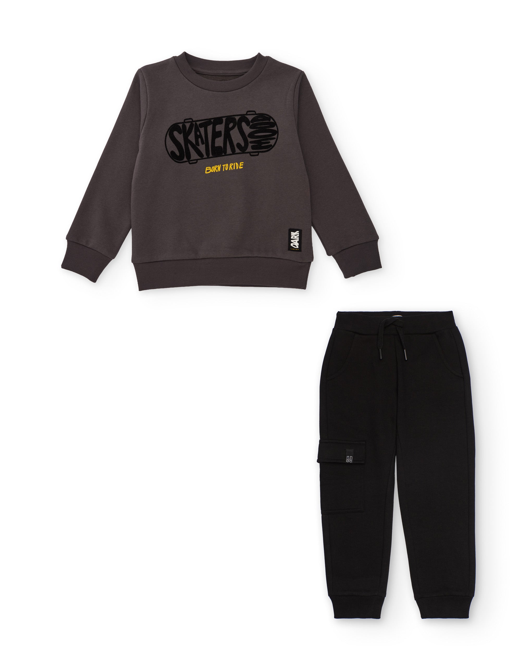Conjunto de niño de punto con sudadera de skate y pantalón cargo