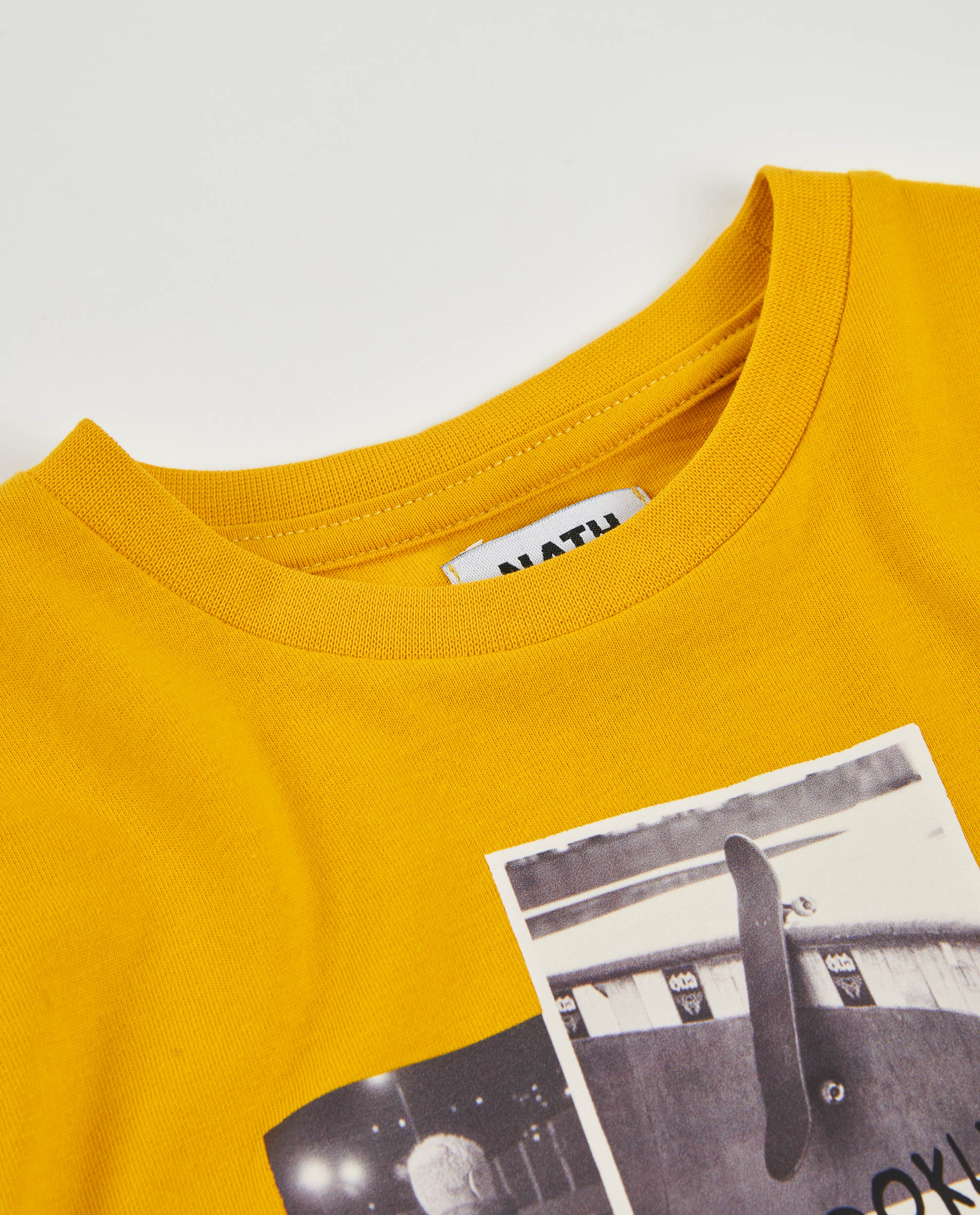 Camiseta de niño de punto con tomas urbanas
