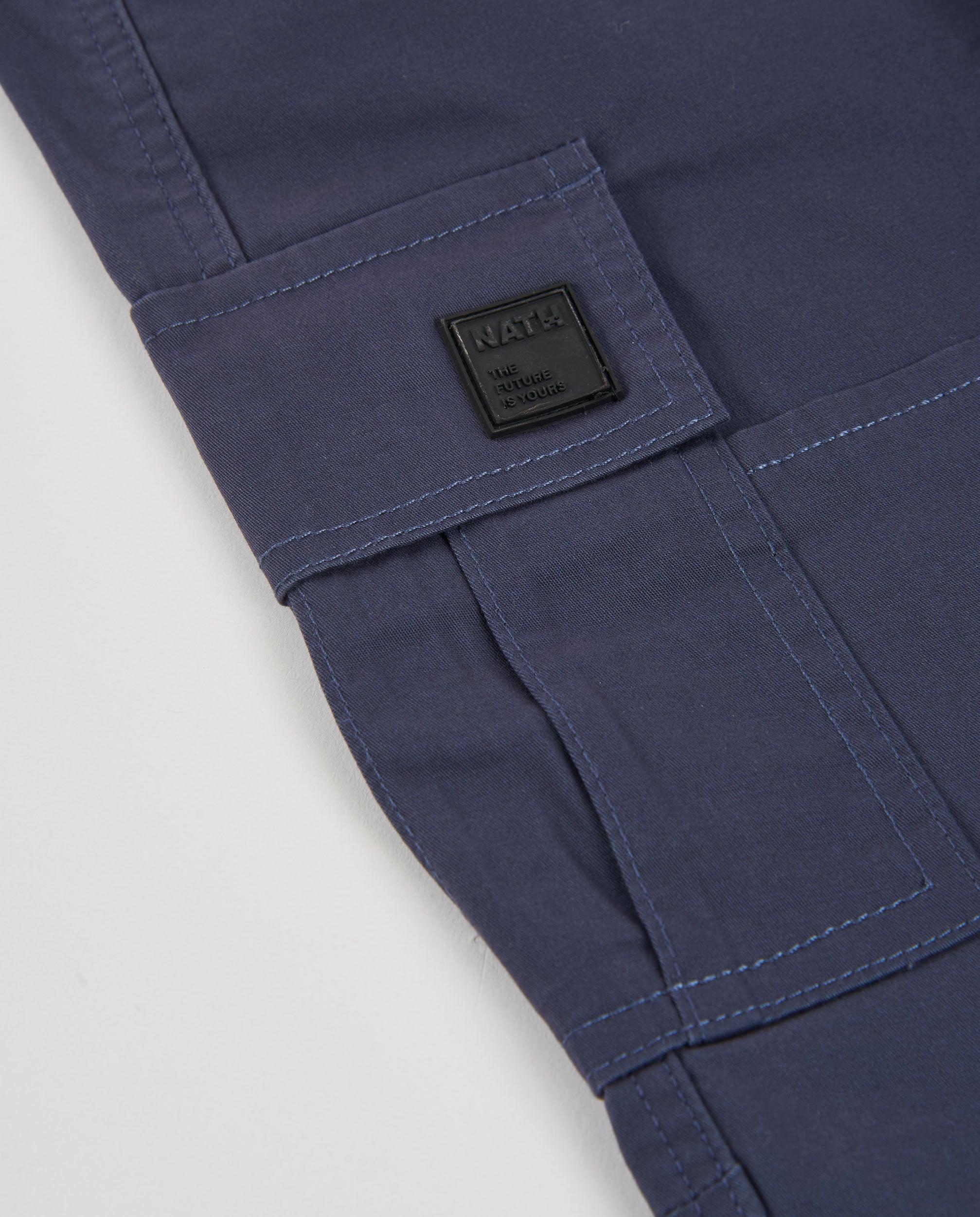 Pantalón cargo de niño de algodón con cintura elástica y bajos ajustados