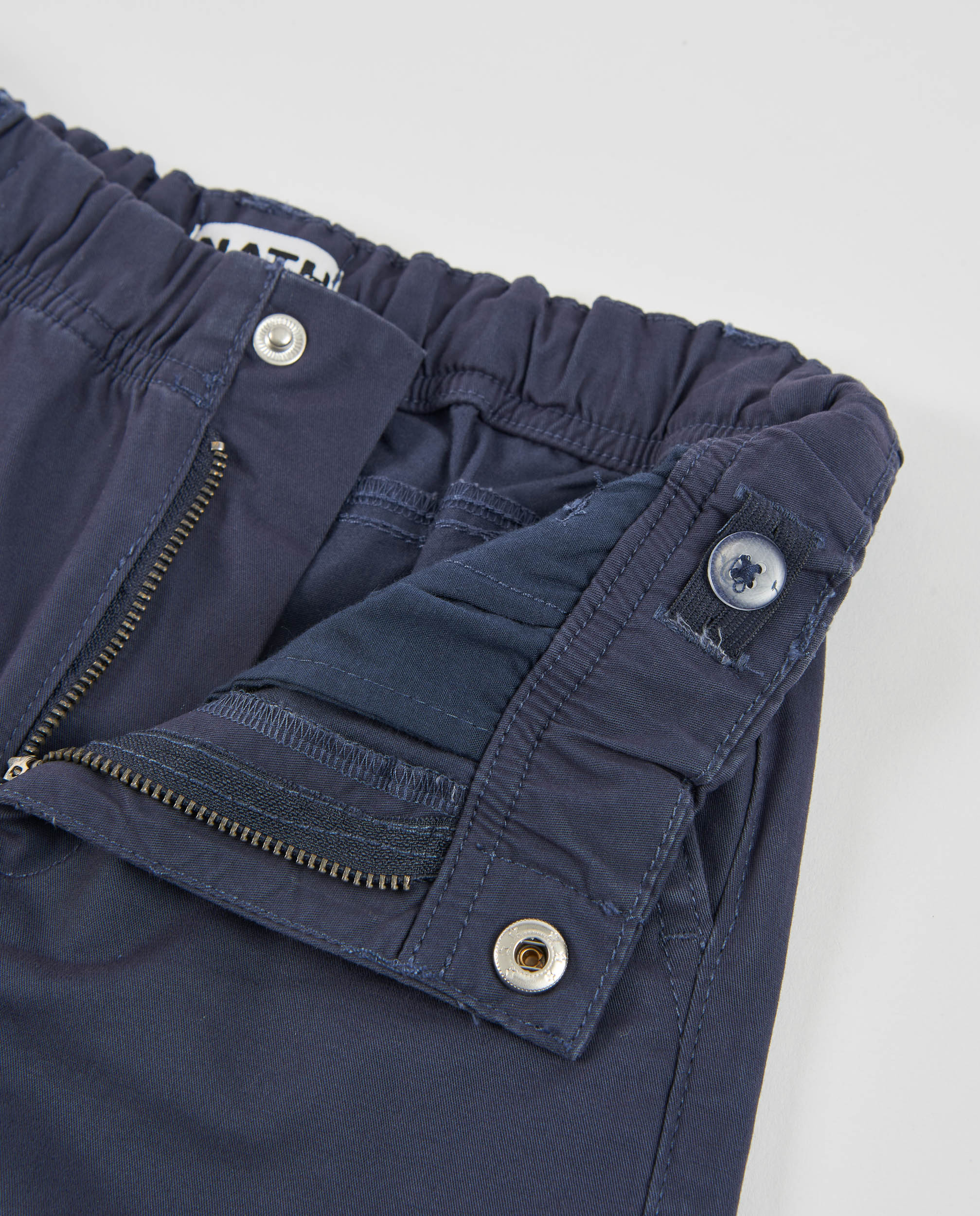 Pantalón chino de niño de tela plana con cintura elástica