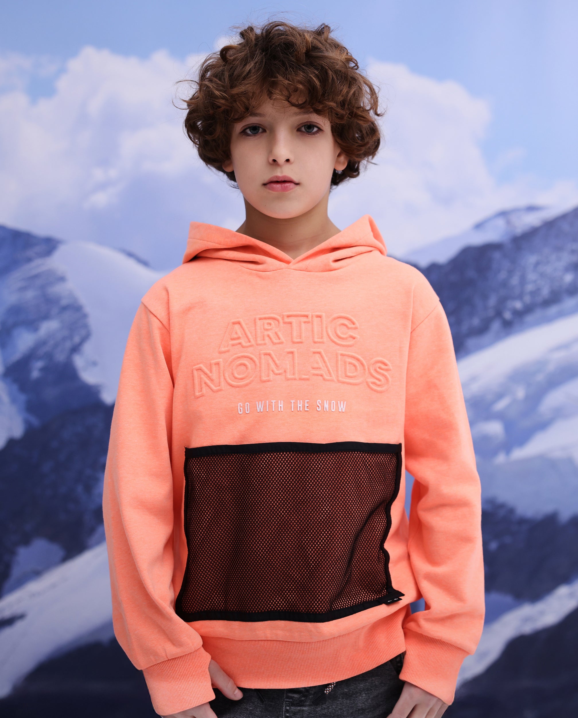 Sudadera de niño de felpa con capucha y texto en relieve
