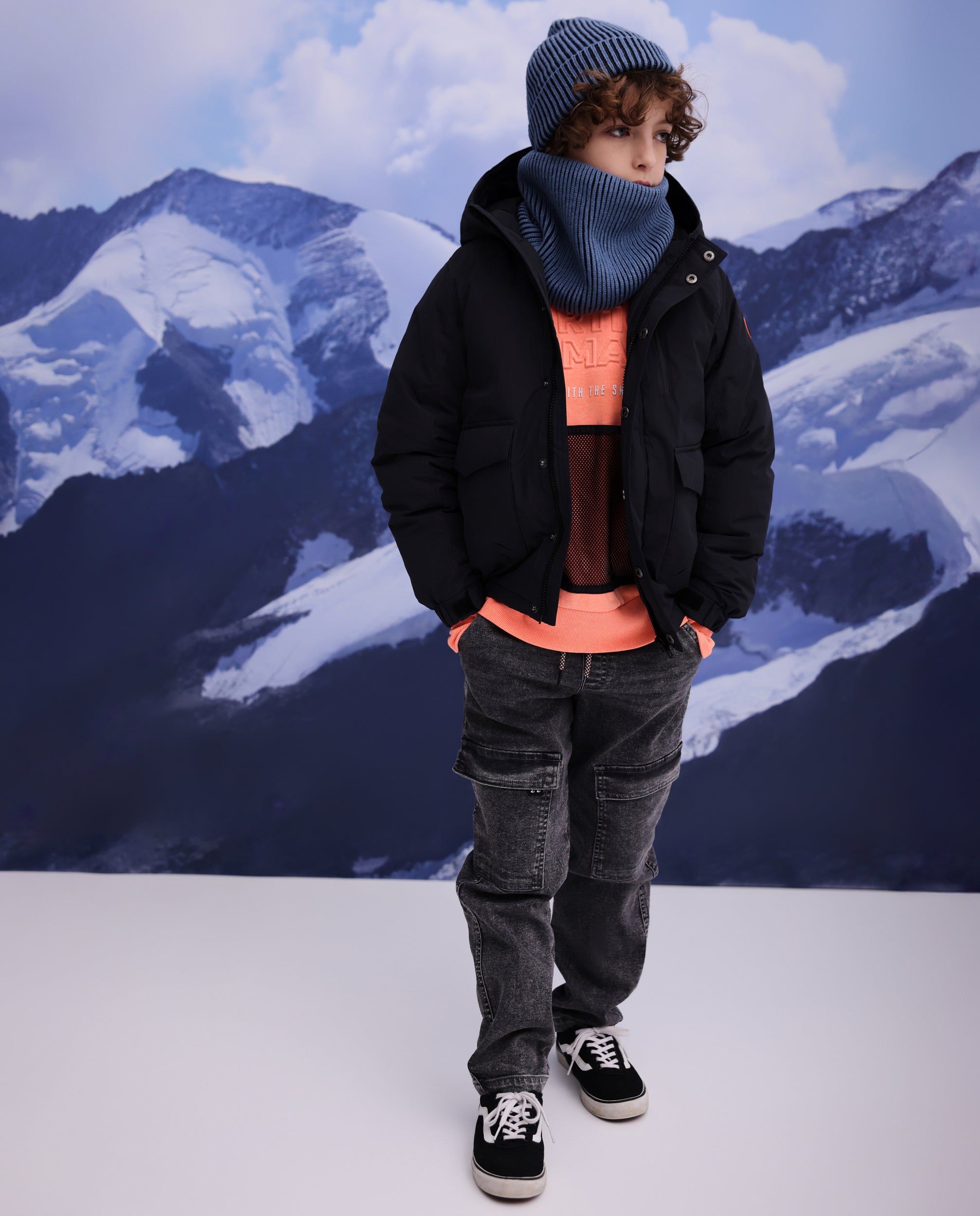 Pantalón cargo de niño de denim con bolsillos laterales