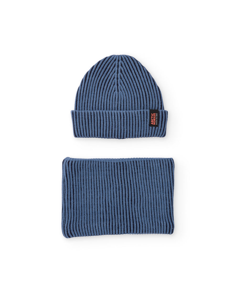 Conjunto de niño de tricot con gorro acanalado y braga de cuello
