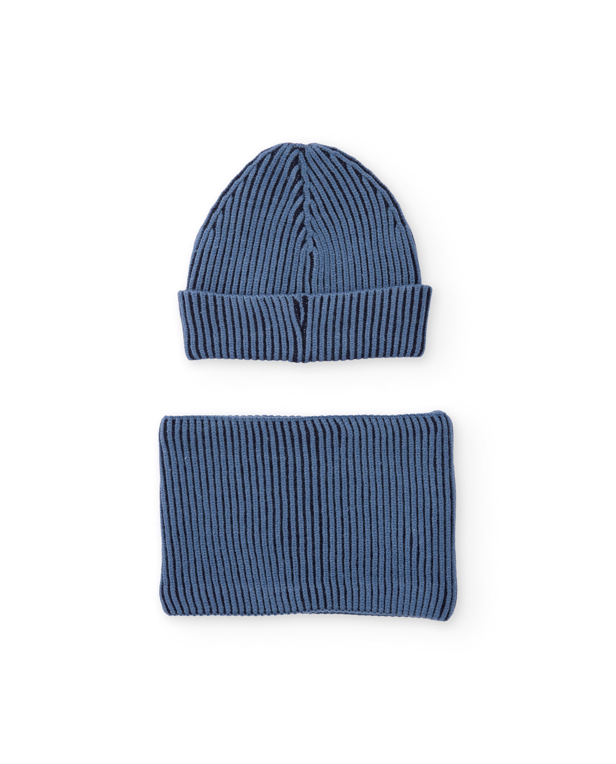 Conjunto de niño de tricot con gorro acanalado y braga de cuello