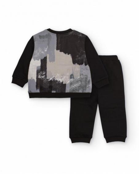Sweatshirt and pants set for boy in black with grey brushstroke print and green details