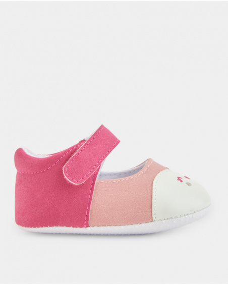 Baby shoe for girl in pink tones with velcro closure
