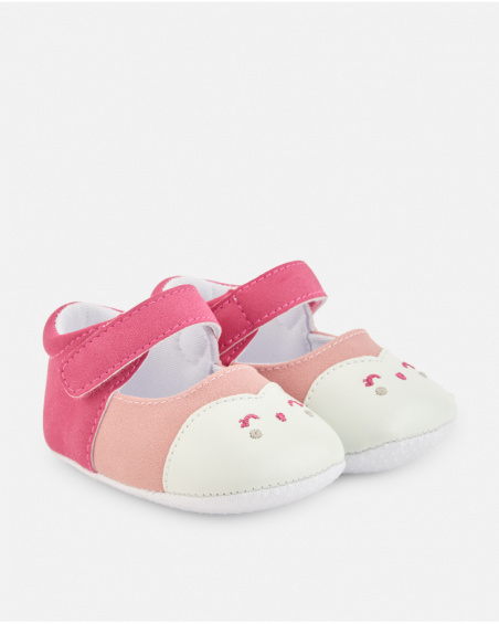 Baby shoe for girl in pink tones with velcro closure