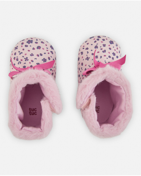 Pink baby girl bootie with floral print and bow
