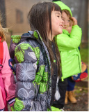 Girl’s jacket in grey with quilted floral print