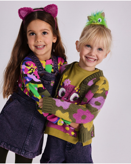 Long-sleeved t-shirt for girls in green with floral monster print.