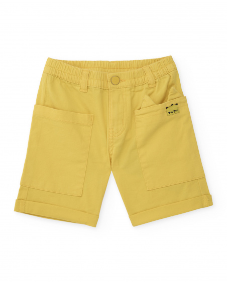 Bermuda para niño en color mostaza con bolsillos grandes