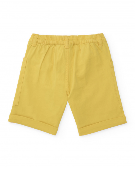 Bermuda para niño en color mostaza con bolsillos grandes