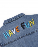 Cazadora vaquera para niño en azul con bolsillos frontales