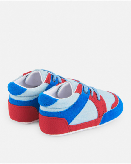 Baby boy sporty sneakers in blue and red with elastic laces