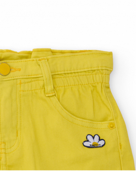 Girls’ yellow denim shorts with frayed hem and floral embroidery