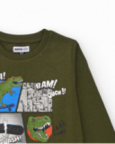 Polerón mostaza con estampado de skater para niño Polerón mostaza con estampado de skater para niño