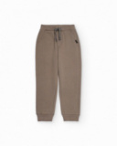 Pantalón jogger color topo para niño con cintura elástica Pantalón jogger color topo para niño con cintura elástica