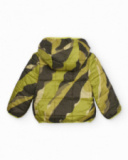 Padded jacket for boys with camouflage print in green tones and integrated hood. Padded jacket for boys with camouflage print in green tones and integrated hood.