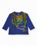 Long-sleeved T-shirt for boys in blue with fun creature print and text. Long-sleeved T-shirt for boys in blue with fun creature print and text.