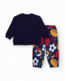 Children's set with sweatshirt and pants in navy blue with sports print. Children's set with sweatshirt and pants in navy blue with sports print.