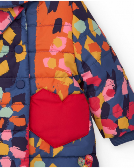 Girls' padded coat with multicolor print and heart-shaped pockets.