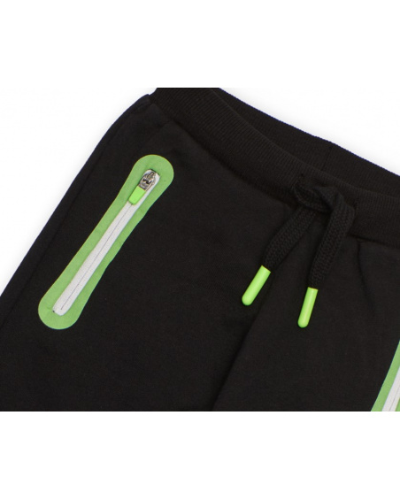 Sweatshirt and pants set for boy in black with grey brushstroke print and green details