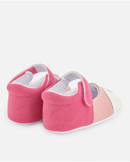 Little shoe for newborn in pink tones with velcro closure