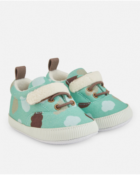 Slipper for newborn in green with camouflage print