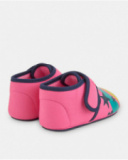 Girls’ pink slippers with velcro fastening Girls’ pink slippers with velcro fastening