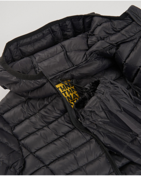 Padded jacket for boy in black with hood and zip closure Padded jacket for boy in black with hood and zip closure