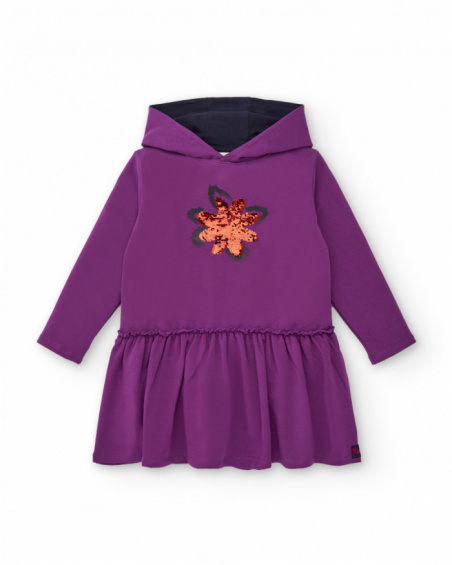 Vestido morado con capucha y aplicación de lentejuelas para